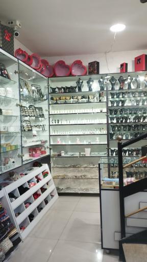 عکس پخش لوازم آرایشی برند