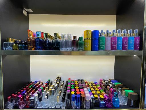 عکس عطر فلورا داگلاس