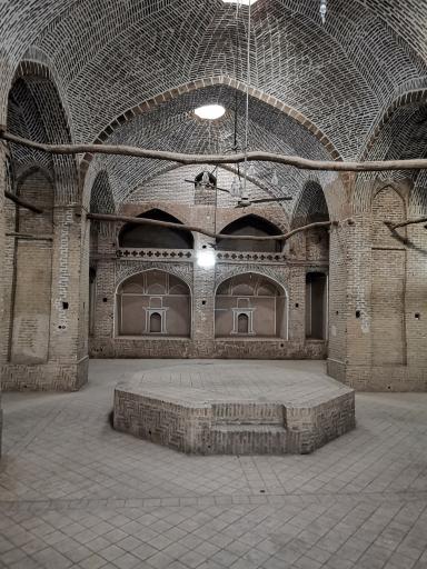 عکس حسینیه بزرگ زواره