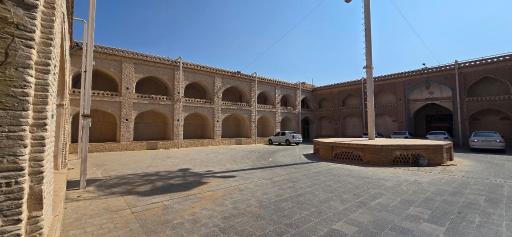 عکس حسینیه بزرگ زواره