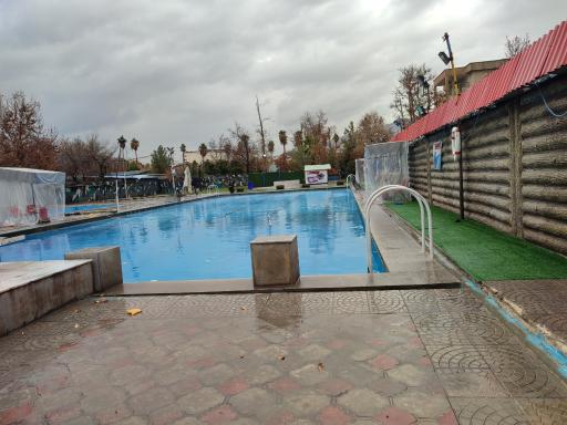 عکس استخر روباز هوابرد شیراز