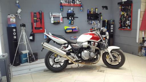 عکس مستر پولیش (دیتیلینگ خودرو)