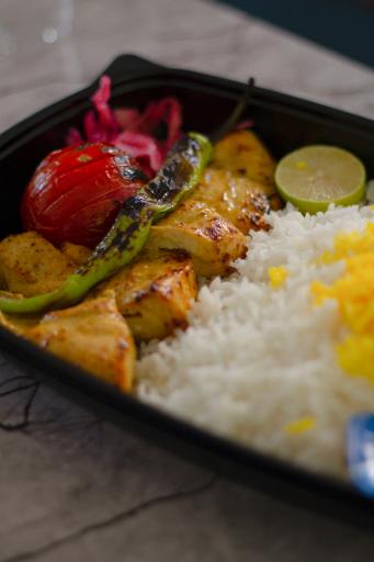 عکس رستوران پسران عظیم