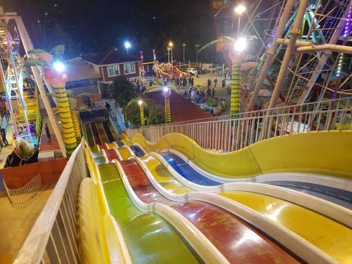 عکس شهربازی ابن سینا