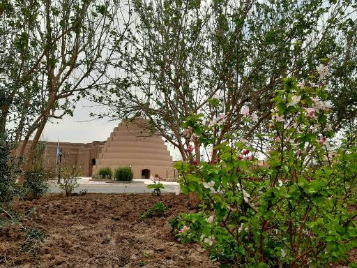 عکس یخدان تاریخی انار