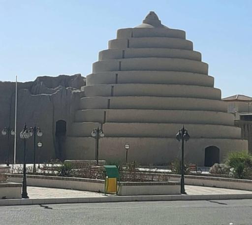 عکس یخدان تاریخی انار