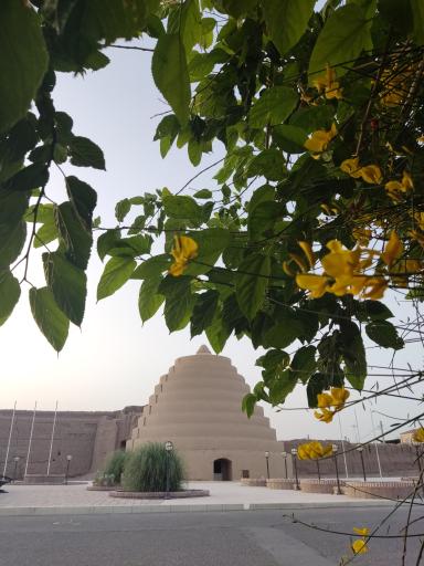 عکس یخدان تاریخی انار