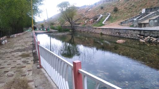 عکس چشمه ازناو