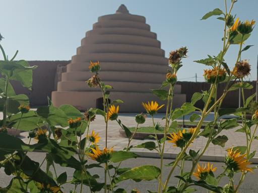 عکس یخدان تاریخی انار