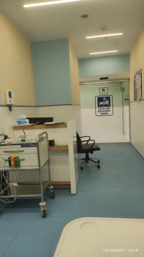 عکس بیمارستان فوق تخصصی تندیس