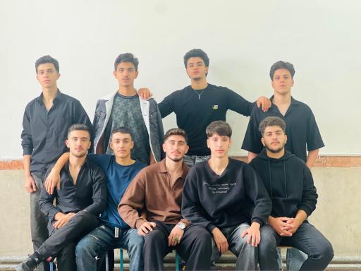 عکس دبیرستان بعثت
