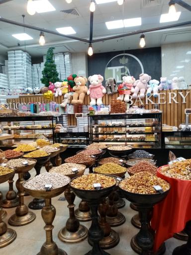 عکس نان و شیرینی تازه به تازه