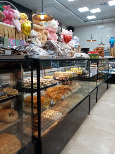 عکس نان و شیرینی تازه به تازه