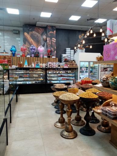 عکس نان و شیرینی تازه به تازه