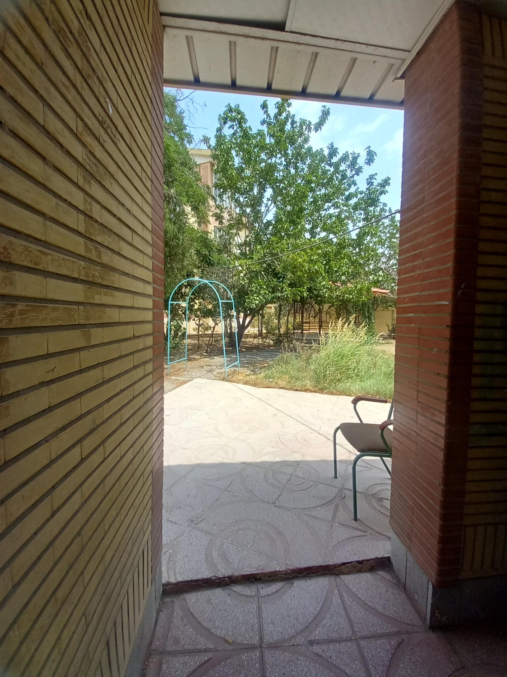 عکس دبیرستان و هنرستان دخترانه تقوی