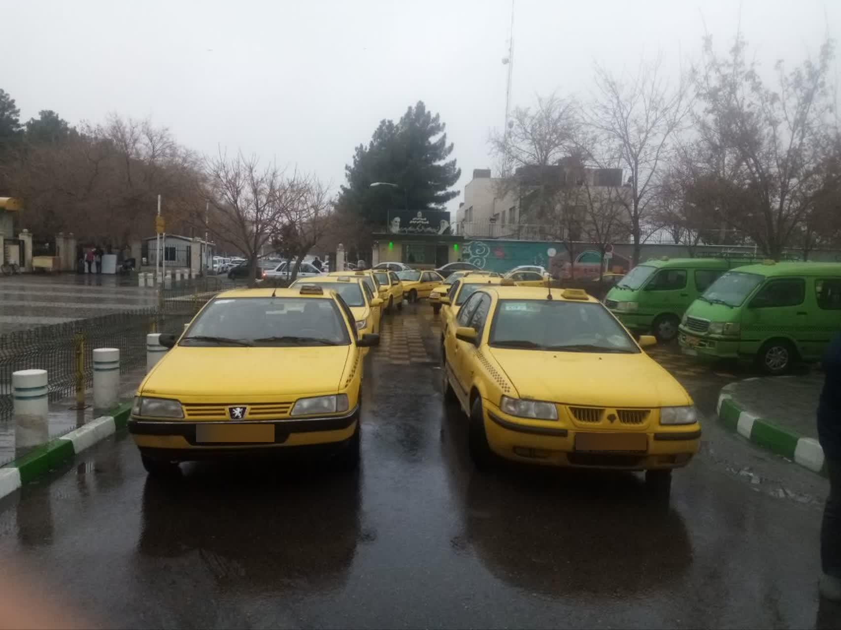 عکس پایانهٔ تاکسی راه‌آهن مشهد