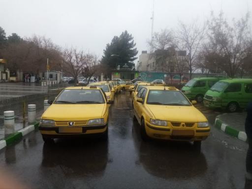 عکس پایانهٔ تاکسی راه‌آهن مشهد