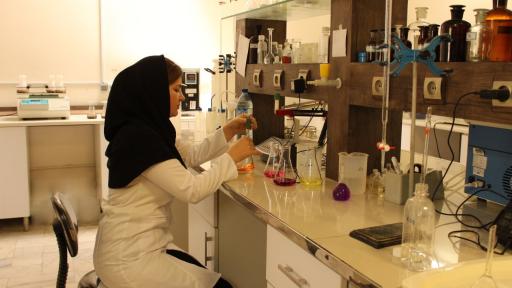 آزمایشگاه گیاه شناسی ناب دکتر هما عزیزی