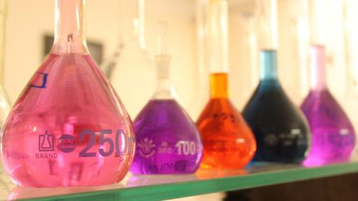 آزمایشگاه گیاه شناسی ناب دکتر هما عزیزی