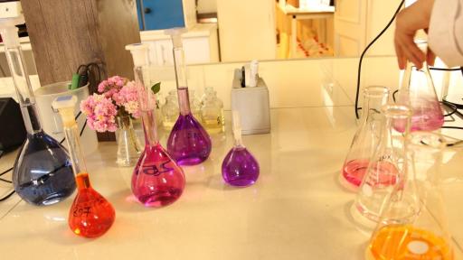 آزمایشگاه گیاه شناسی ناب دکتر هما عزیزی