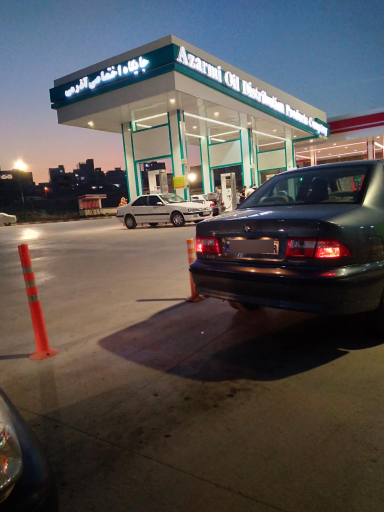 عکس جایگاه آذرمی (بنزین و سی ان جی)