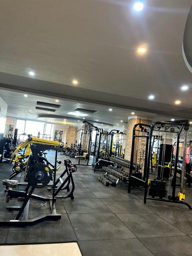 عکس باشگاه بدنسازی پیشرو