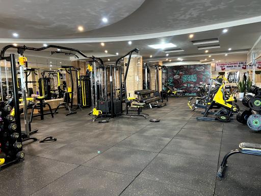 عکس باشگاه بدنسازی پیشرو