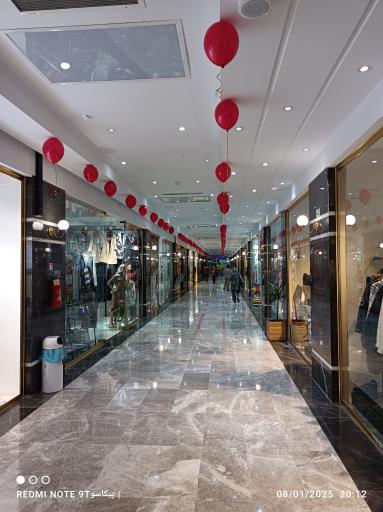 عکس مرکز خرید ریحانه
