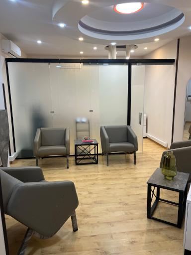 عکس استودیو پوست و مو لیلیان