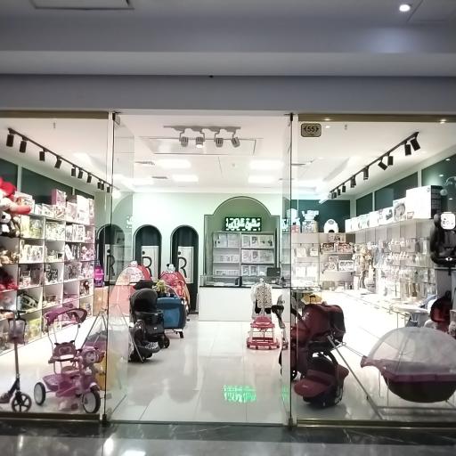 عکس مرکز خرید ریحانه