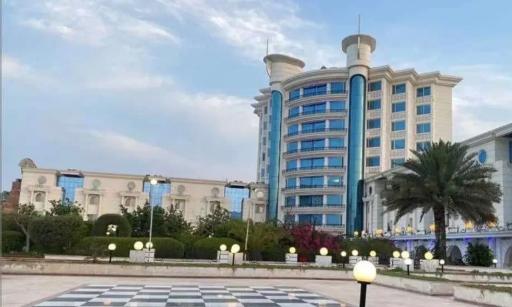 عکس مجتمع آپارتمانی گلف