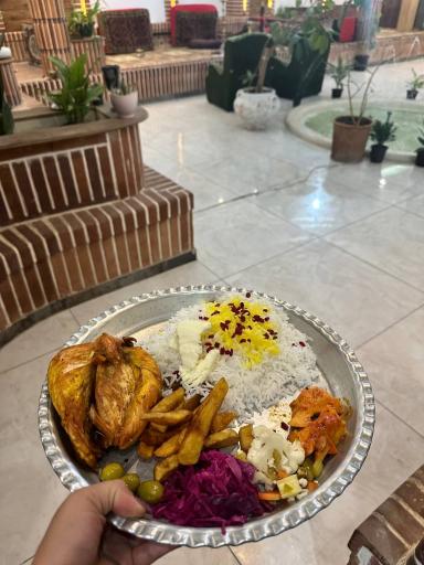 عکس رستوران سنتی تخت طاووس