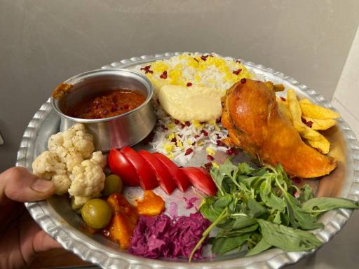 عکس رستوران سنتی تخت طاووس