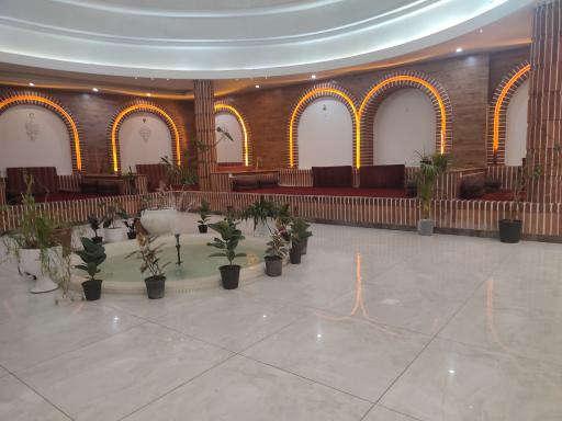 عکس رستوران سنتی تخت طاووس