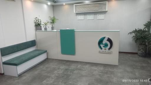 عکس آزمایشگاه طلوع