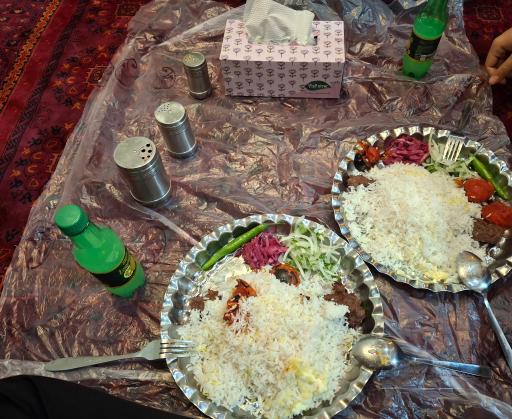 عکس رستوران سنتی تخت طاووس