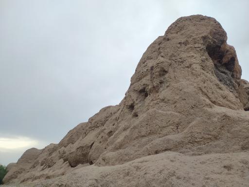 عکس قلعه گبری شهر ری