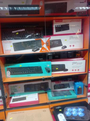 عکس خدمات کامپیوتری فرارایانه