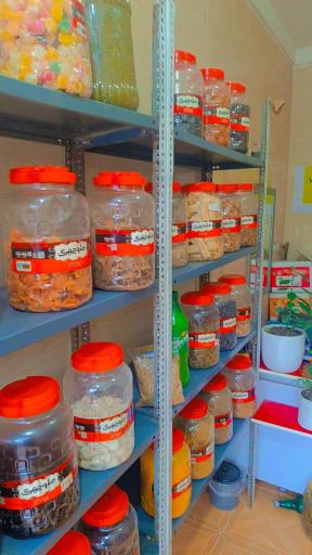 عکس آجیل فروشی سلامت