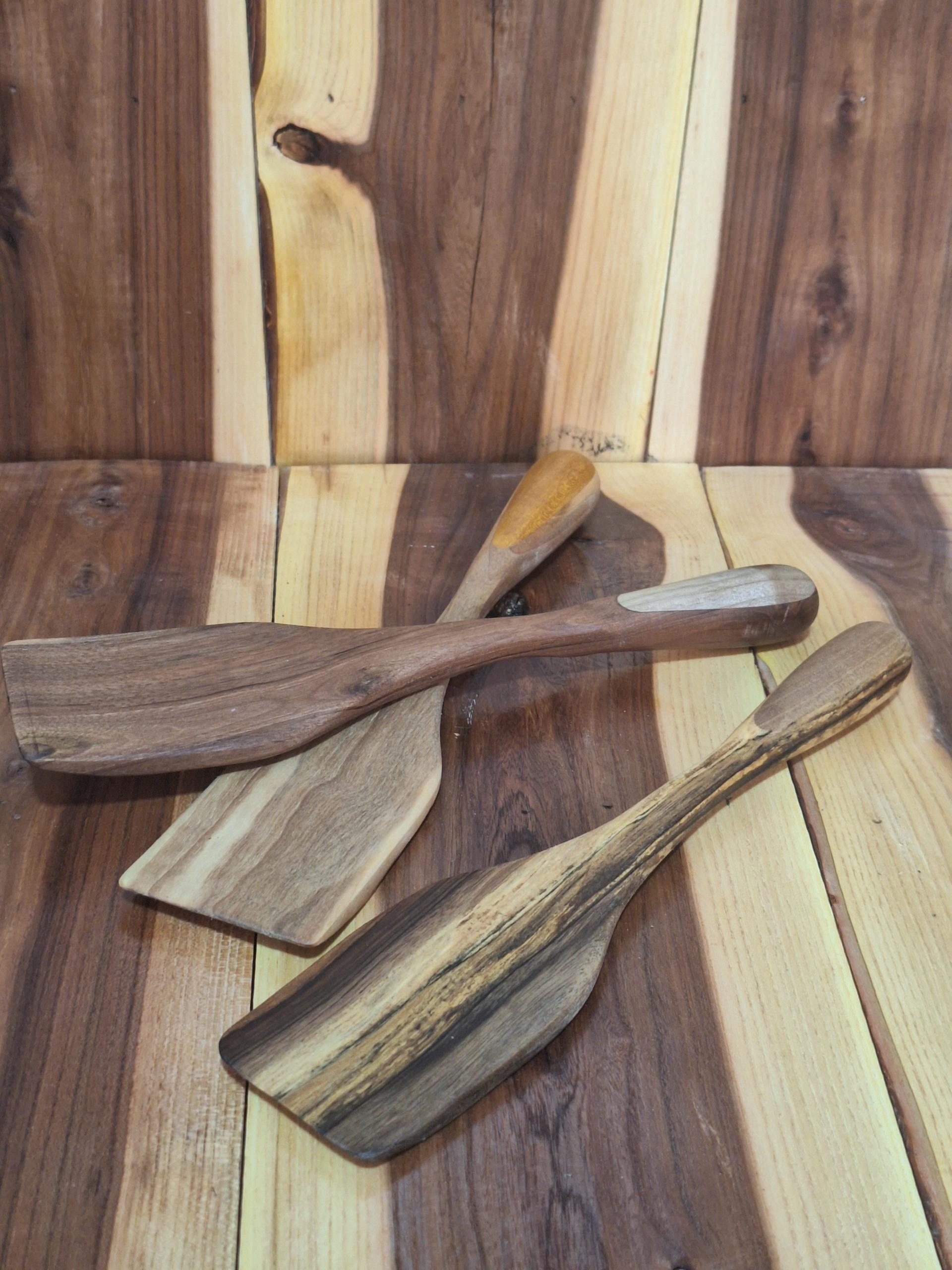 عکس خدمات خراطی و تولیدی ظروف چوبی