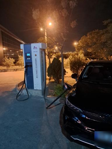 عکس ایستگاه شارژ کرمان موتور (مهر و ماه قم)