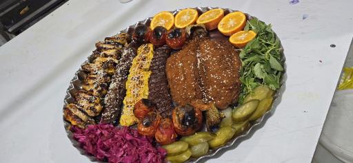 عکس رستوران گلابگیری سنتی میلاد