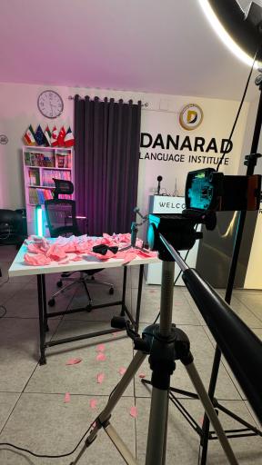 عکس کانون زبان داناراد