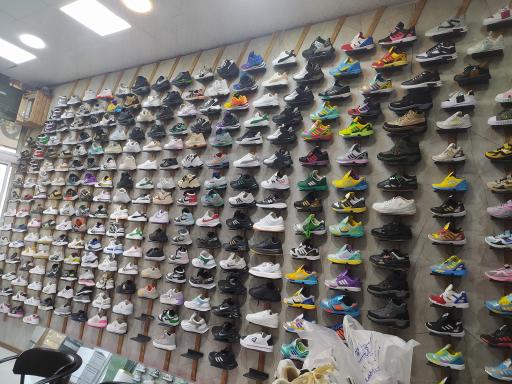 عکس تولید و پخش کتونی پائیزان