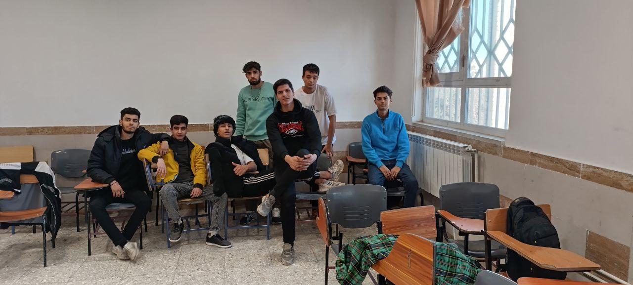 عکس دبیرستان باقرزاده