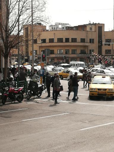 عکس داروخانه شبانه روزی رامین