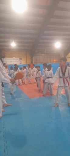 عکس سالن ورزشی کوثر