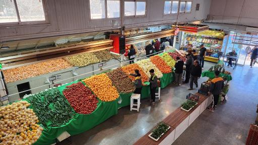 بازار میوه و تره بار شهرداری هنرستان