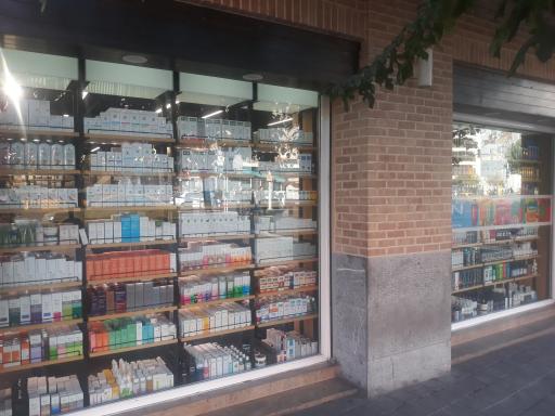 عکس داروخانه شبانه روزی رامین