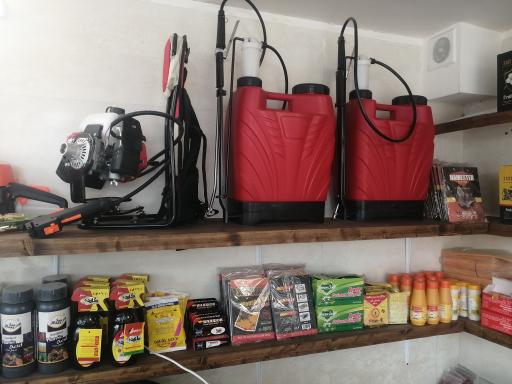 عکس فروشگاه سم و کود و بذر مزرعه نارون